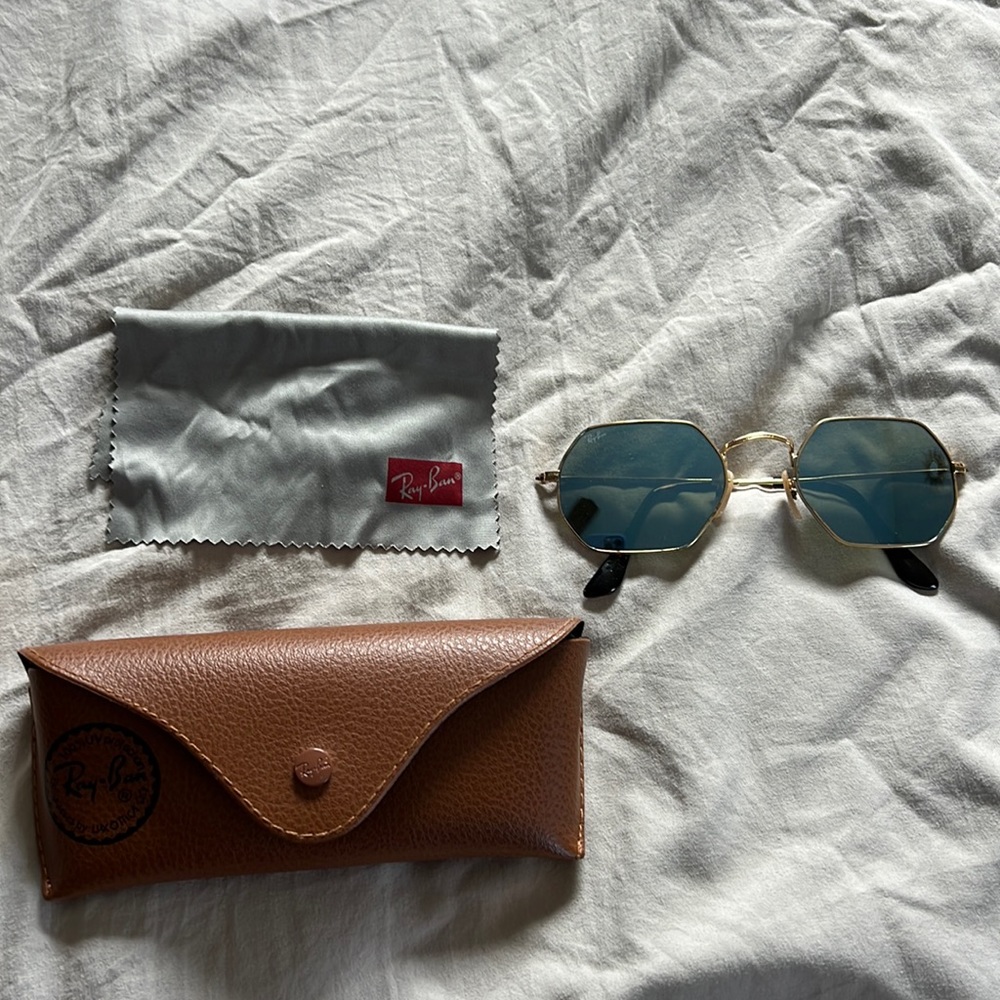 Hexagonal ray ban sunglasses with blue tint
